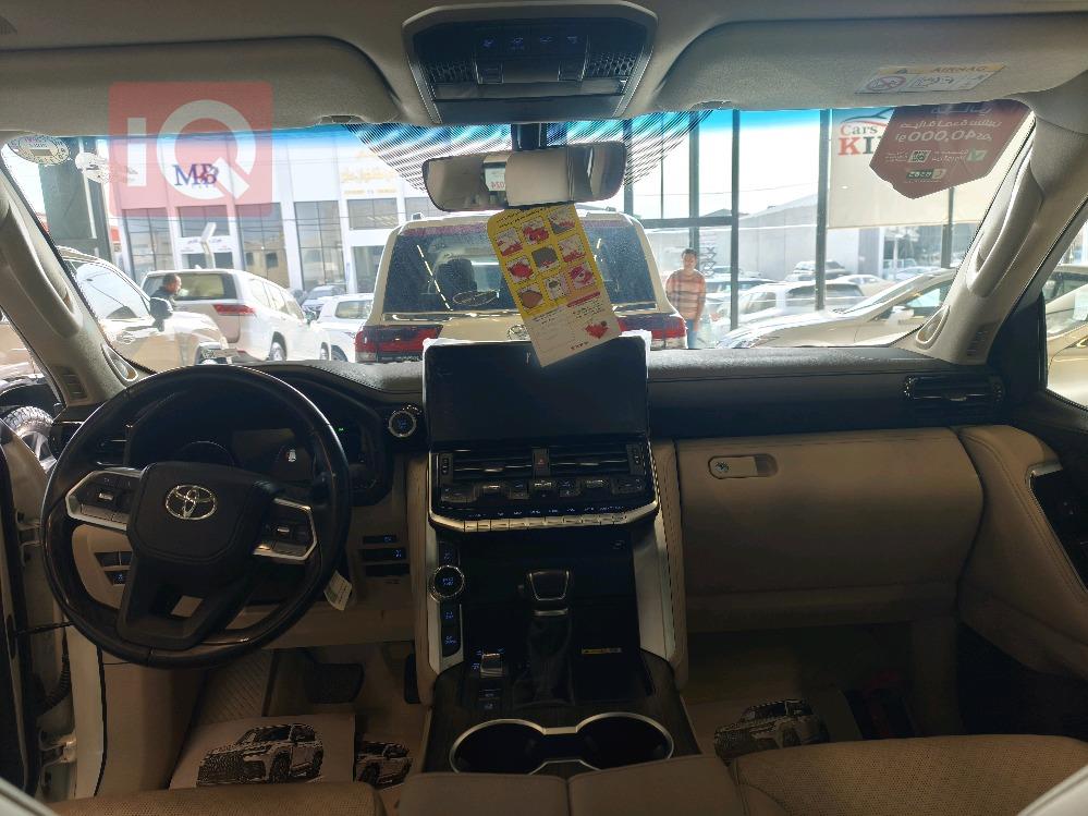 تۆیۆتا لاند کروزەر